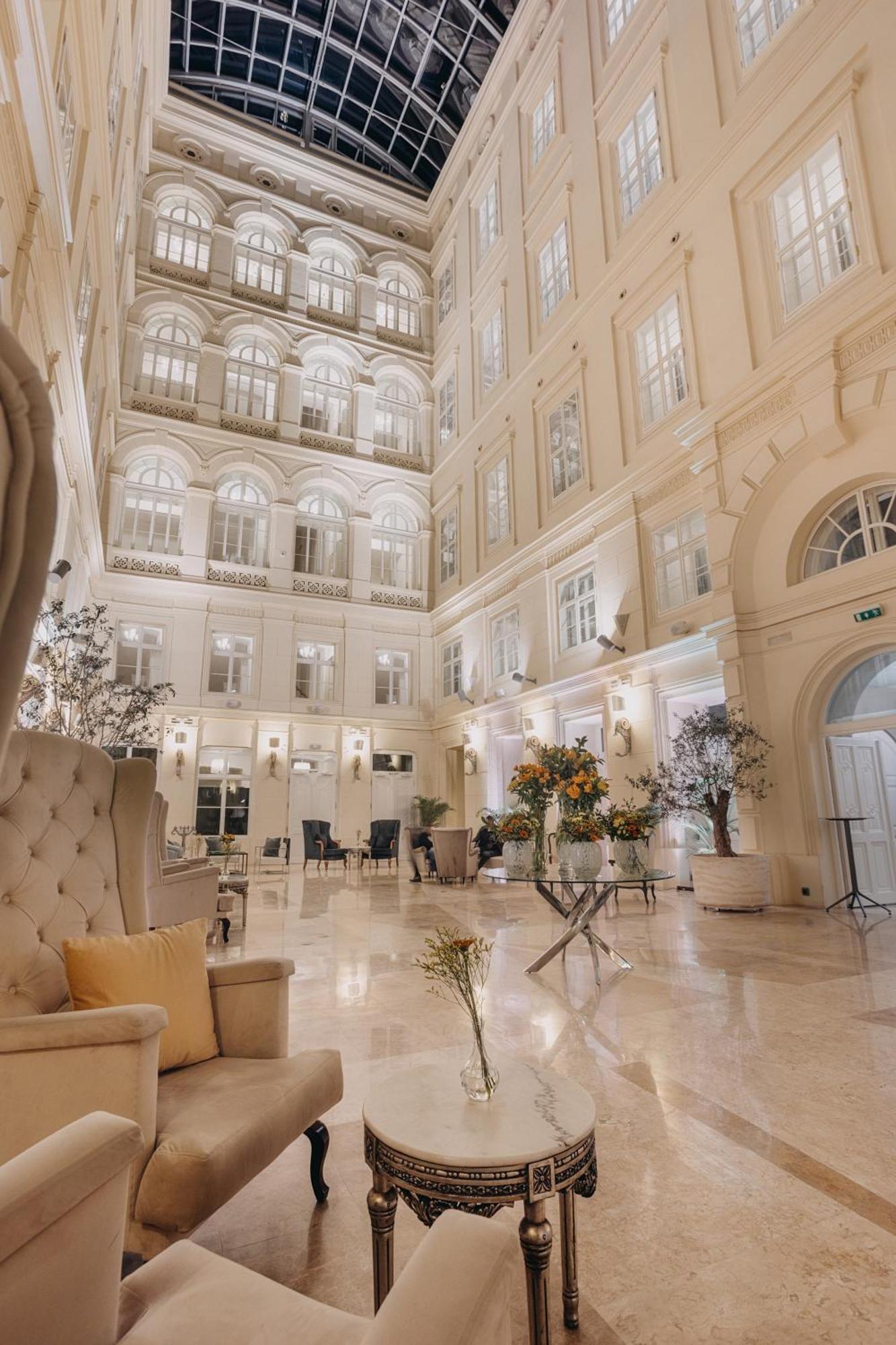 Grand Palace 5*